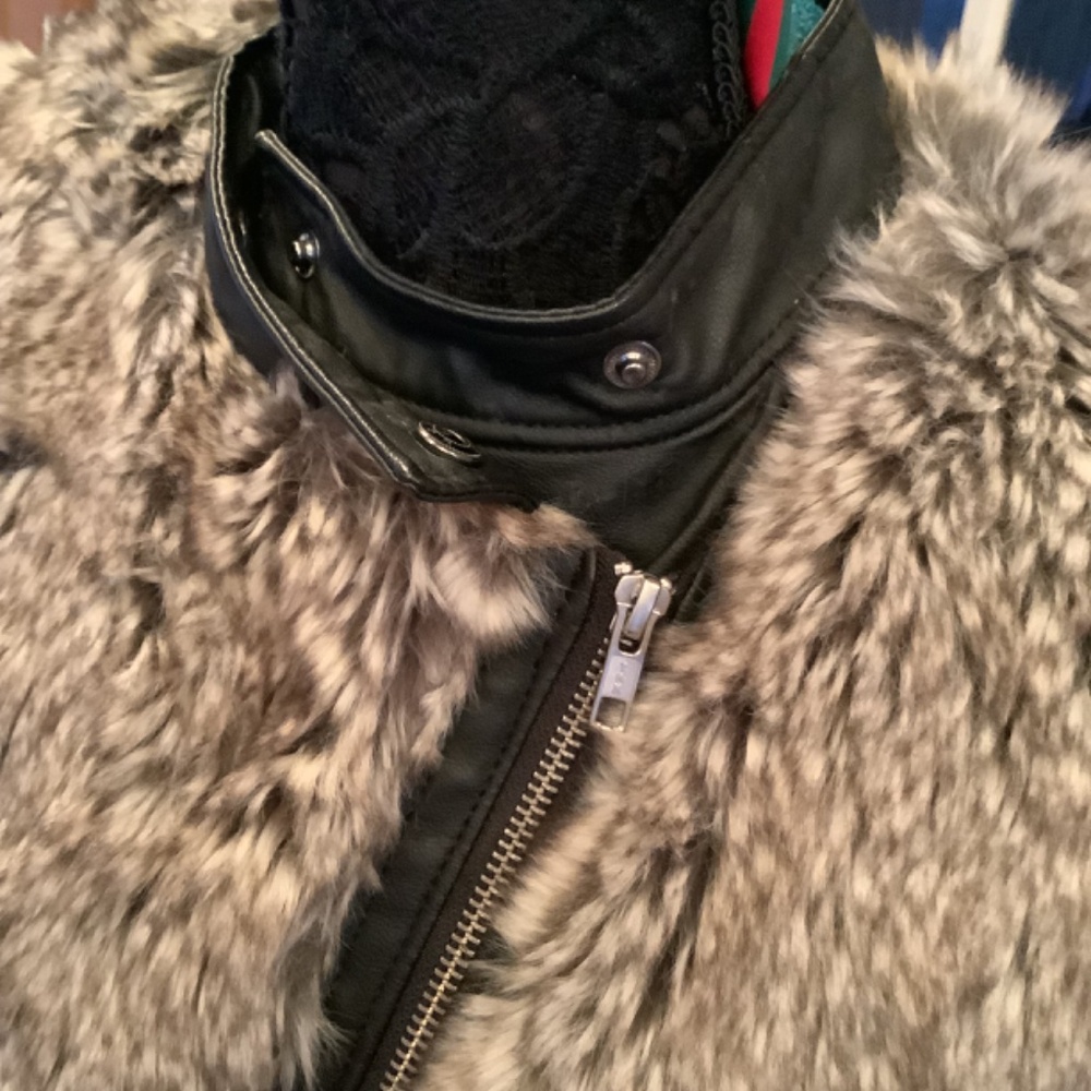 Leather Jacket with fur - Picture 4 of 8